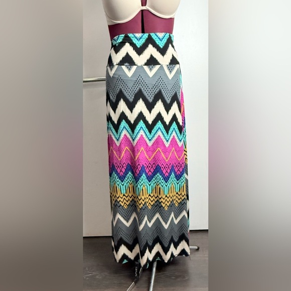 Moa Moa Red and White Maxi Skirt Resort Wear - Picture 1 of 5